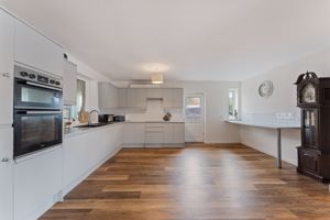 Family Kitchen- click for photo gallery